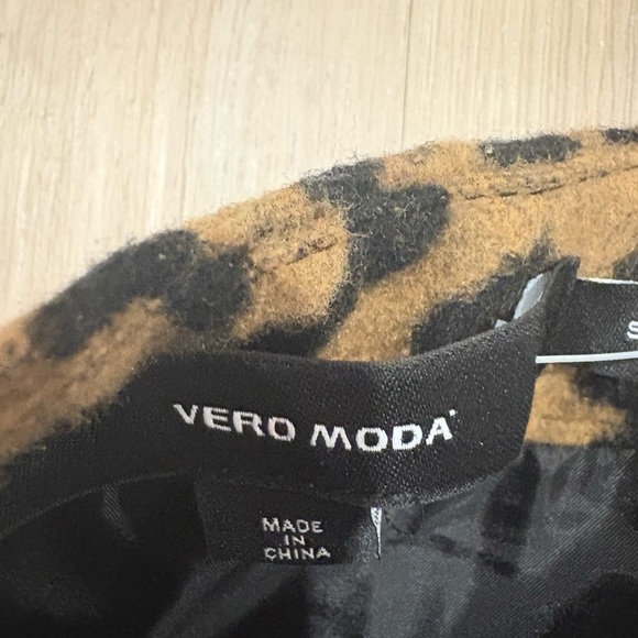 Vero Moda Black and Tan A-Line Skirt for Cocktail - Picture 7 of 9